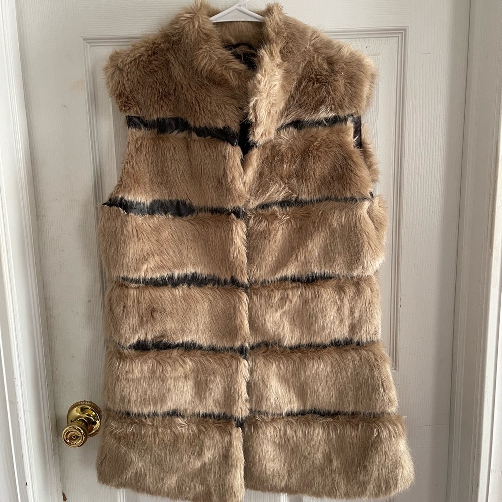 Via Spiga Vest